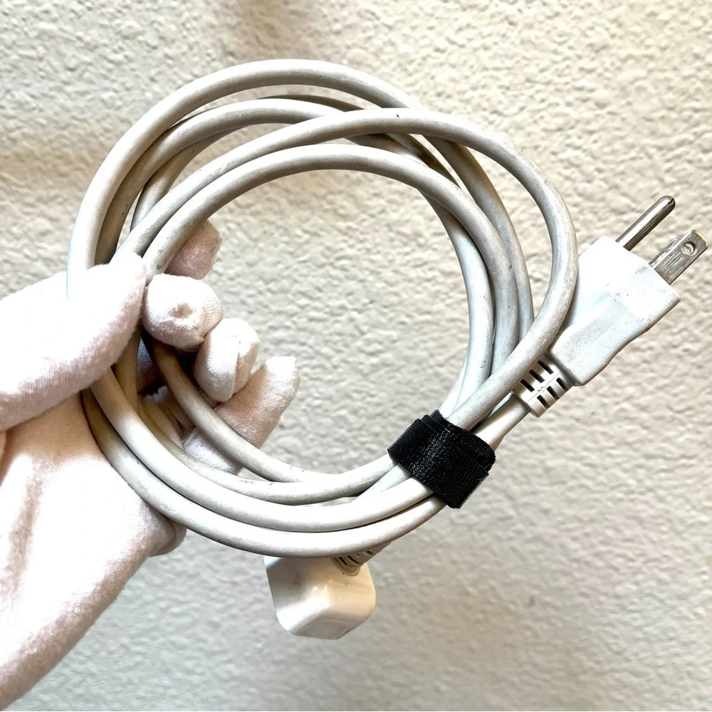 Apple Cord for MagSafe laptop chargers. 6 ft long. 3 prong & battery block plugs